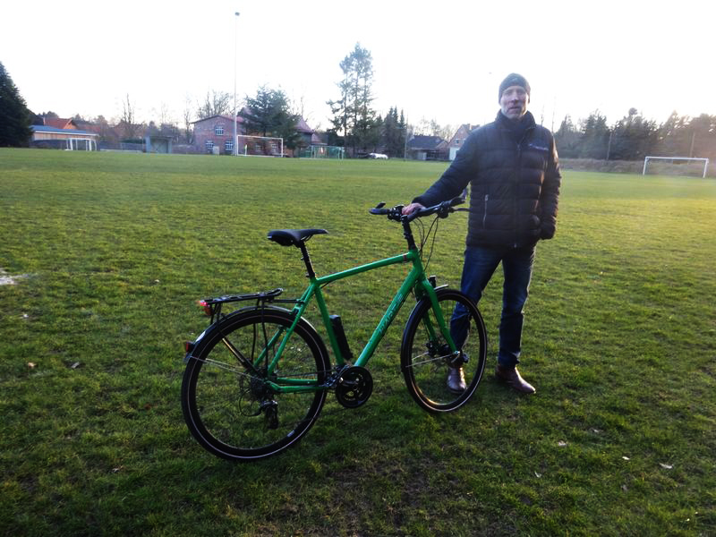 Manzi mit seinem Fahrrad
